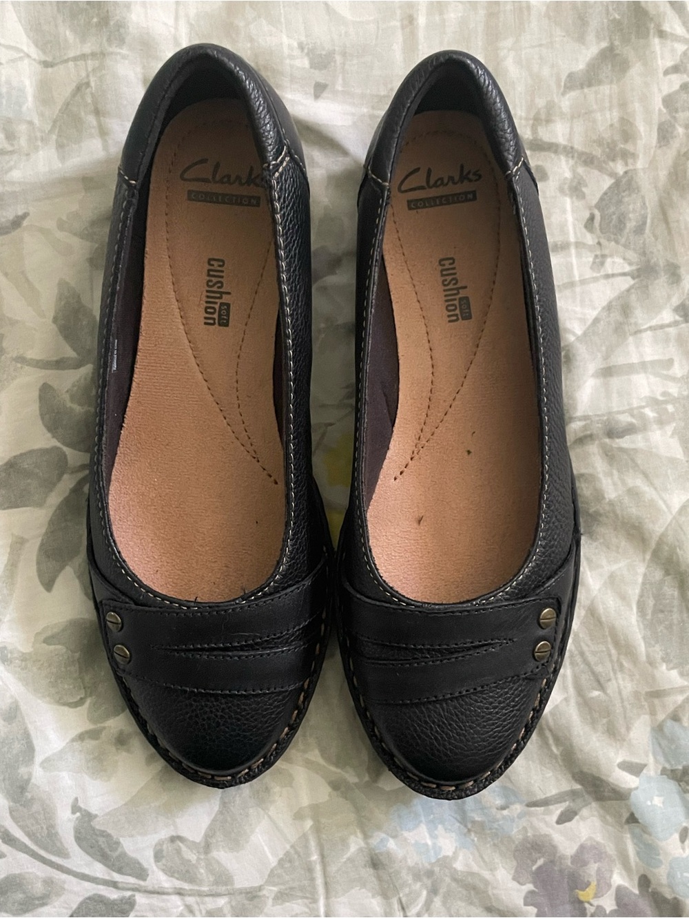 Women’s size 7 1/2 Black Cushioned Flats